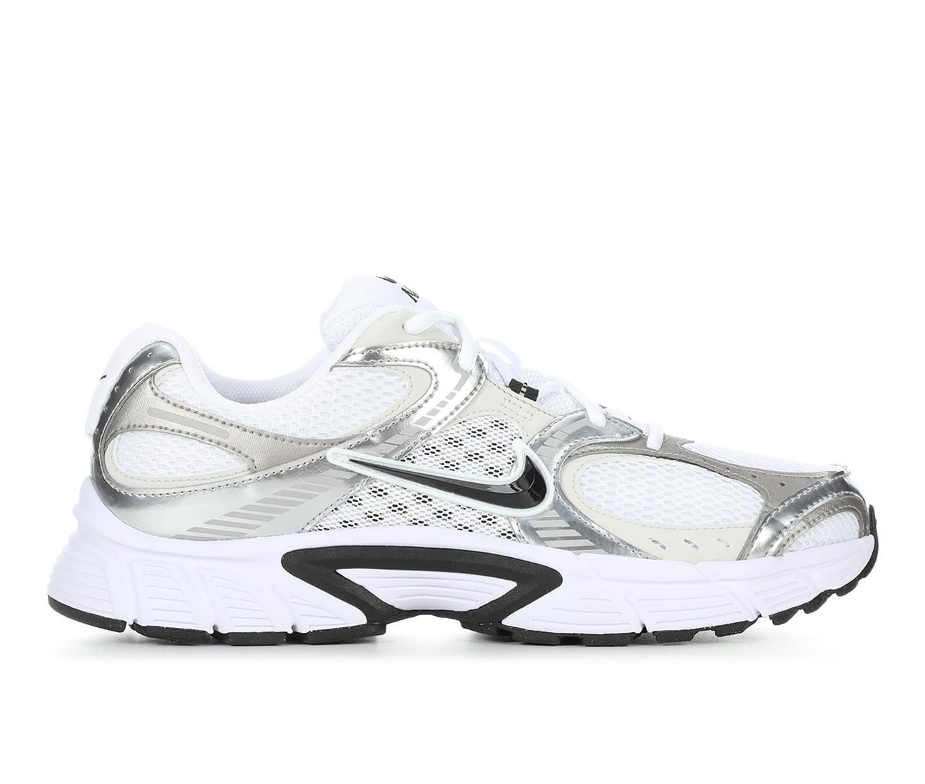 Men's Nike V5 RNR Sneakers in White/Silver color