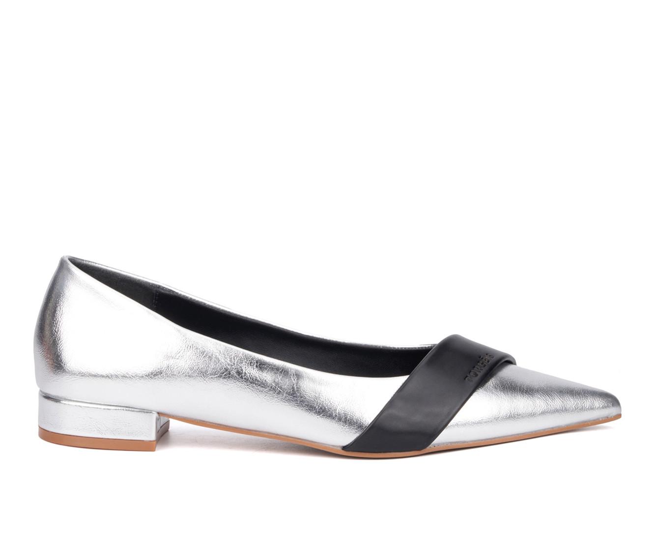 Women's Torgeis Harriet Flats in Silver/Black color