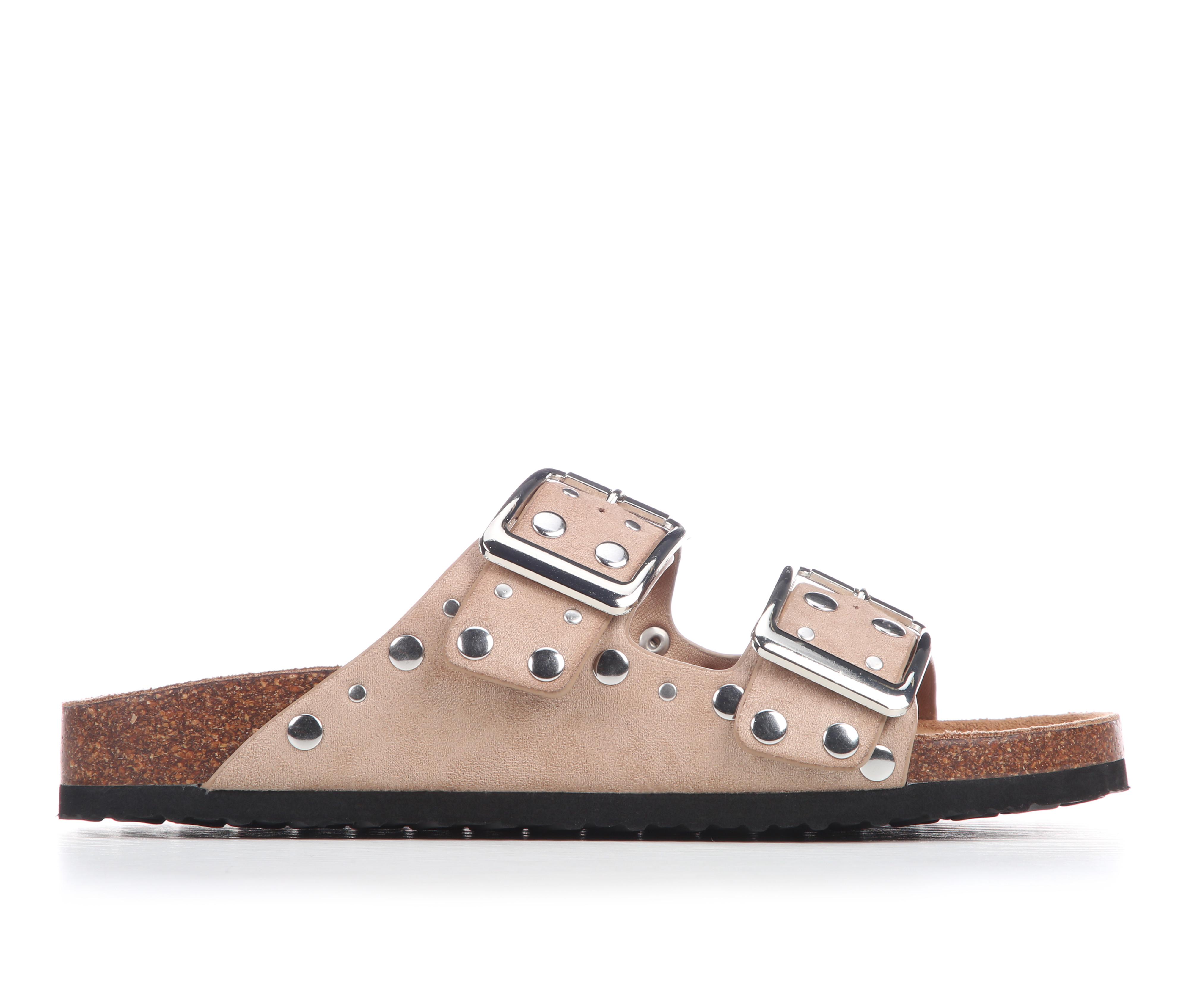 Taupe Nail